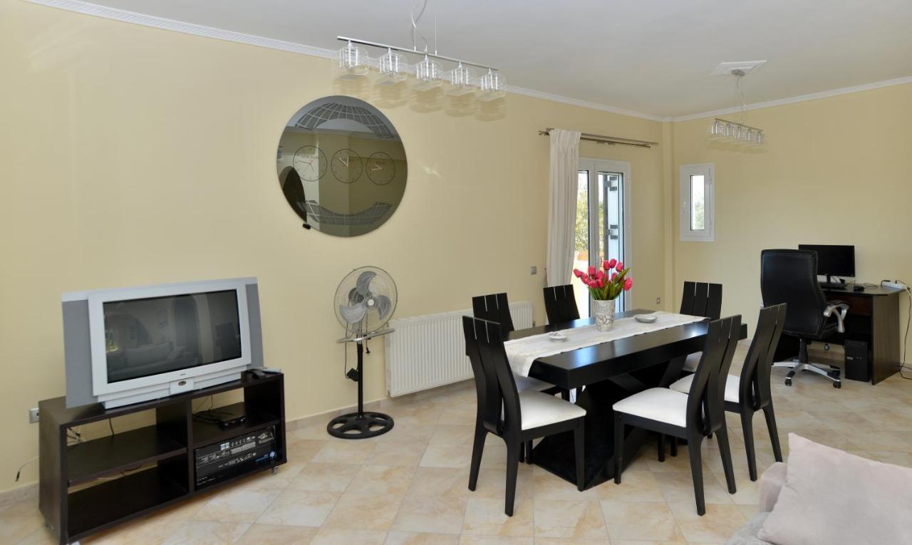 Villa Konstantinos 6 Bedrooms Aegina Exterior photo