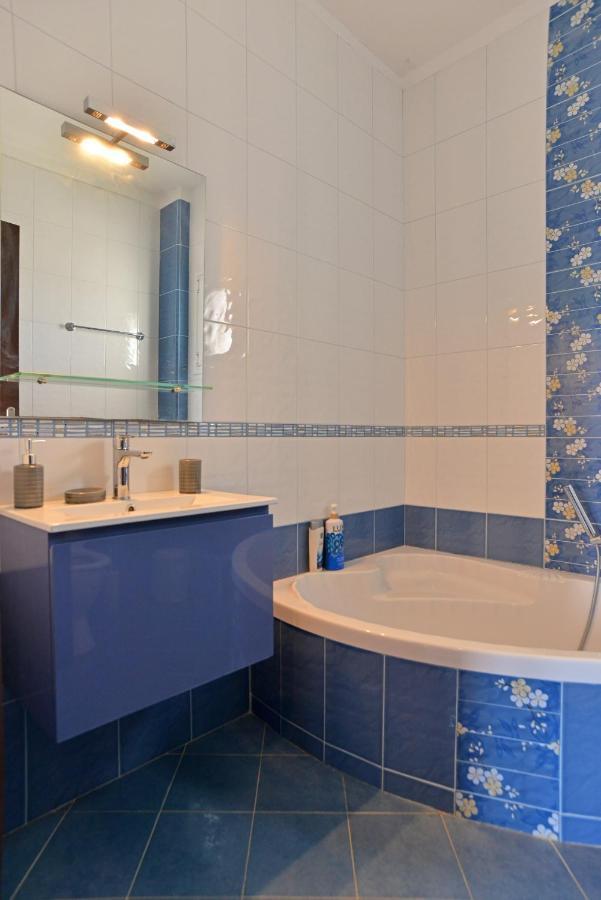 Villa Konstantinos 6 Bedrooms Aegina Exterior photo