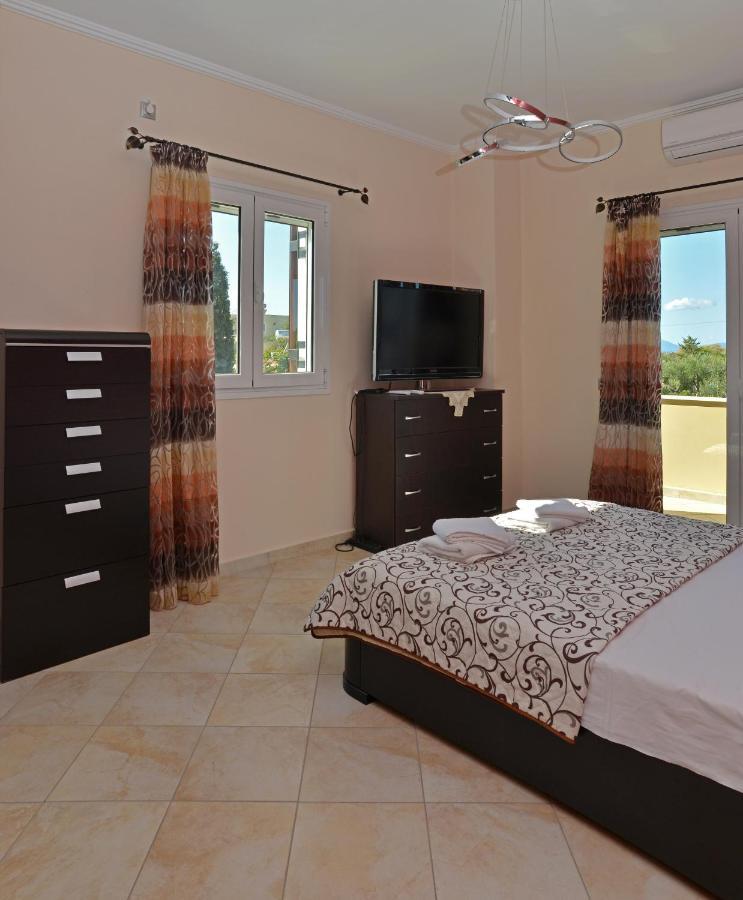 Villa Konstantinos 6 Bedrooms Aegina Exterior photo